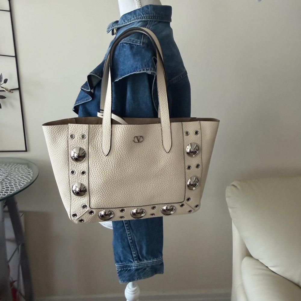 Valentino Garavani Nellcote Off White Leather Studded Tote with Pouch NWT - Picture 8 of 16